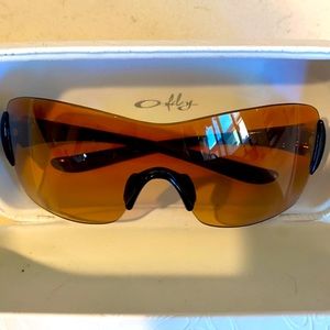 Oakley Miss Conduct sunglasses